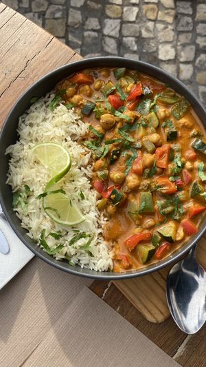 Vegan chickpea curry  at Tazza in Giro in Lisbon