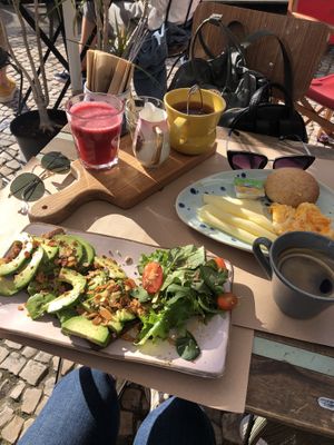 Avocado on toast with salty granola at Tazza in Giro in Lisbon