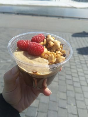 Snickers chia pudding - wonderful and filling at The Juicery - Eger in Oslo