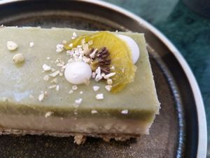 Kiwi and lime cake at The Juicery - Eger in Oslo