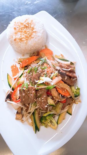 Wok soy-beef with lemon grass and vegetables at Mr. Nam  in Vienna
