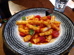 Vegan buffalo pomodoro (basically pasta with tomato sauce) at Bella Italia in Edinburgh
