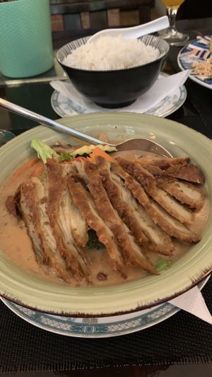 Vegane Ente in Erdnusssosse 🤤🤤🤤 ich will drin baden   at Vegan Chay in Munich