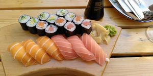 Sushi mit veganem Thunfisch und Lachs at Vegan Chay in Munich