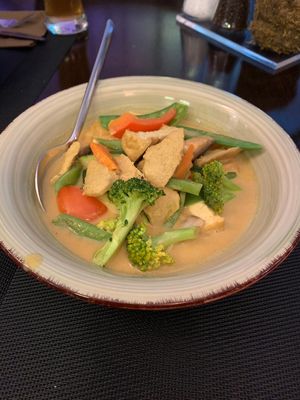 Erdnuss mit Hühnchen  at Vegan Chay in Munich