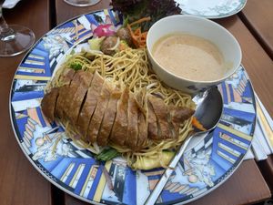 « Duck » in peanut sauce 🥇 at Vegan Chay in Munich