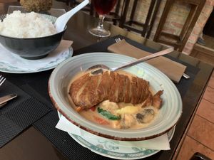 Vegan duck with vegetables and peanut sauce at Vegan Chay in Munich