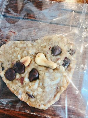 galleta de mantequilla cacahuate y nueces  at JuiceUs in Brownsville