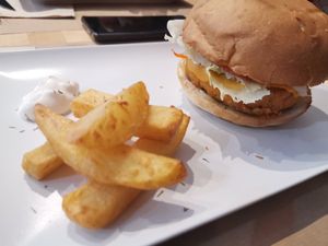 Sweet potato burger. Very dry at Melocotón Vegan Burger in Barcelona