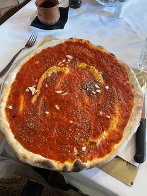 pizza marinara (11.50 chf)  at Borgovecchio in Balerna