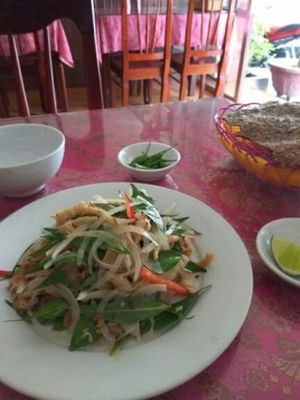mock chicken salad at Co Tam in Nha Trang