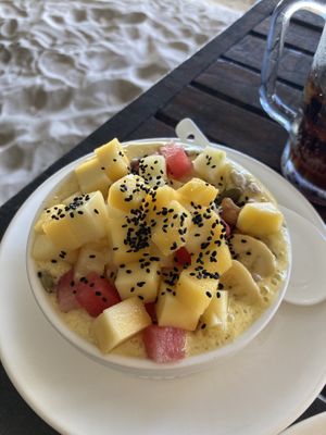 Smoothie bowl can be veganized!  at Chillout Cafe & Craft in Perhentian Islands