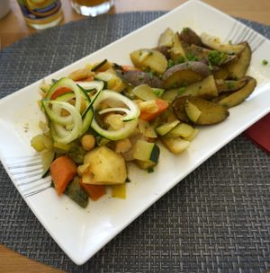 Baked potatoes w/vegetables (plate of the day) at Le 3V in Mulhouse