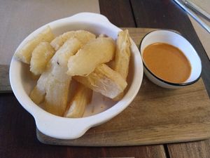 starter / Cassava chips at Domi in Madrid