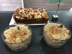 Arroz con leche vegano y nuestro producto estrella, el Pumcake at Mil Cafès in Terrassa