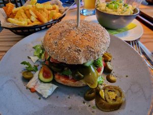 Jack-Jalapeno Burger, Kartoffelsalat at Flotten Happen in Langeoog