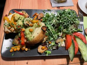 Oven potato with avocado and chickpeas  at Stadtflair in Koblenz