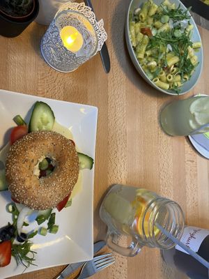 Bagel vegan belegt und Avocado-Nudeln  at Stadtflair in Koblenz