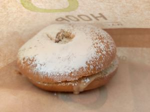 Bagel Dolce con Burro d'Arachidi e Zucchero di Canna at Hoop Bagel & Salad - Vomero in Naples