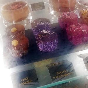 Vegan desserts. Photo by: Mirjam P. at Kavarna Sladoledarna Magnus in Nazarje