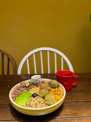 falafel bowl at Ellie's Cafe in Hoi An