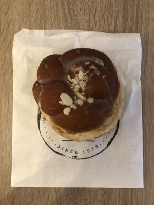 Vegan salted caramel donut at The Hot Donut in Dublin