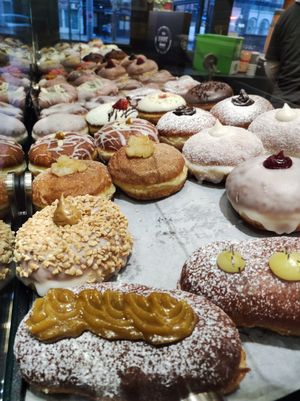 Le prime quattro file di donut sono vegane!! at The Hot Donut in Dublin
