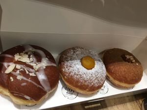 Salted caramel, peach and pumpkin spice vegan donuts 😋 🍩  at The Hot Donut in Dublin