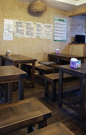 Interior of restaurant, seating at Memiljaengi - 메밀쟁이 in Seoul