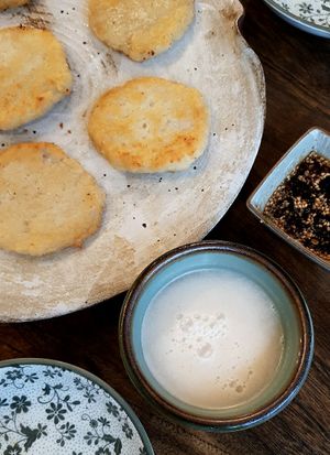 Buckwheat Makgeolli 메일 막걸리 and potato pancakes 수미감자전 at Memiljaengi - 메밀쟁이 in Seoul
