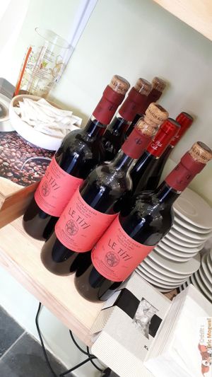 Vegan wine at Bulldog Vegan in Paris