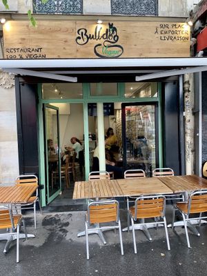 Storefront  at Bulldog Vegan in Paris