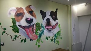 Cute wall painting at the restaurant featuring the owner's beloved dogs 🐶 at Bulldog Vegan in Paris
