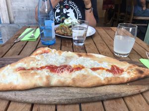 Bulldog Calzone at Bulldog Vegan in Paris