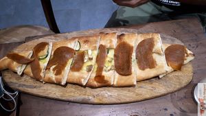 Awesome Pizza Pide at Bulldog Vegan in Paris