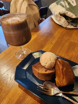  at alt. coffee roasters in Kyoto