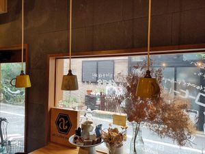  at alt. coffee roasters in Kyoto