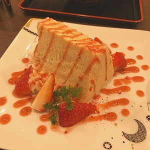 strawberry cake at Ippuku Cafe in Kyoto