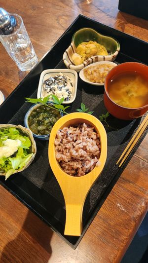 Vegan lunch plate at Kin Cafe 753 in Yokohama