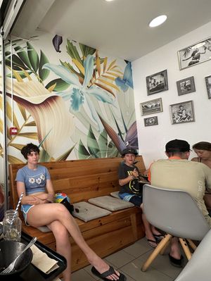 Nice little interior albiet with wobbly tables   at Poké Lagos in Lagos