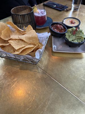 chips with salsa and guac (queso not veg) #Veganuary at Elephant and The Dove in Skaneateles