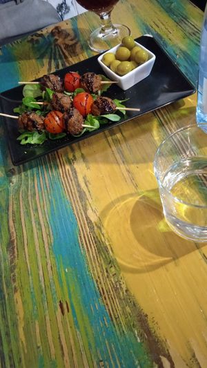 Tapa de bolitas de arroz y berenjena at Serendipia in Granada