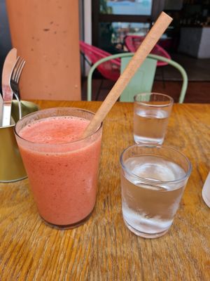 Guava goodness smoothie at Tierra in Tenerife
