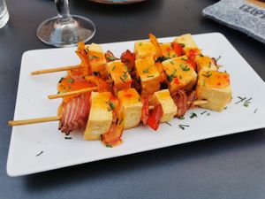 Tofu skewers at Pipoca in Murcia