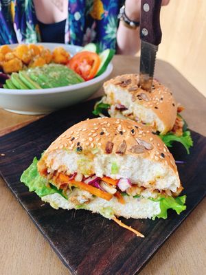 Vegan Puller BBQ Jackfruit at In De Bowl in Jimbaran