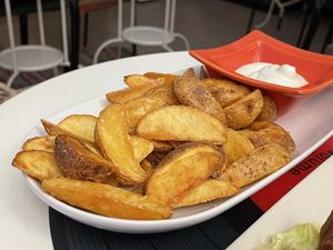 Potato wedges, 14 lei  at Level Up in Bucharest