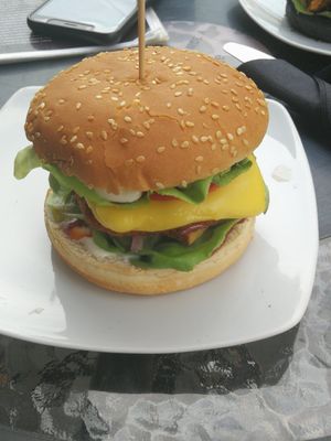 "Cheese" Burger at Level Up in Bucharest