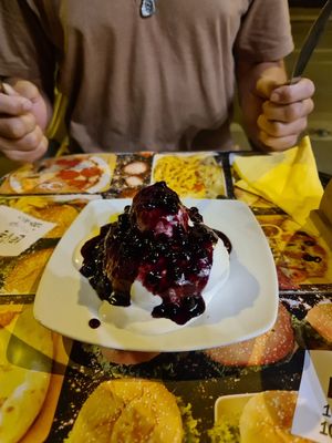 Papanași at Level Up in Bucharest