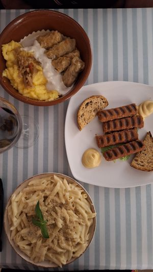 Sarmale Ultra Românești and Penne Quattro VegMaggi, Super Duper VegMici at Level Up in Bucharest