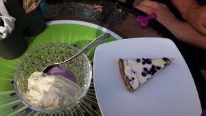 Nicecream and blueberry cheesecake at Level Up in Bucharest